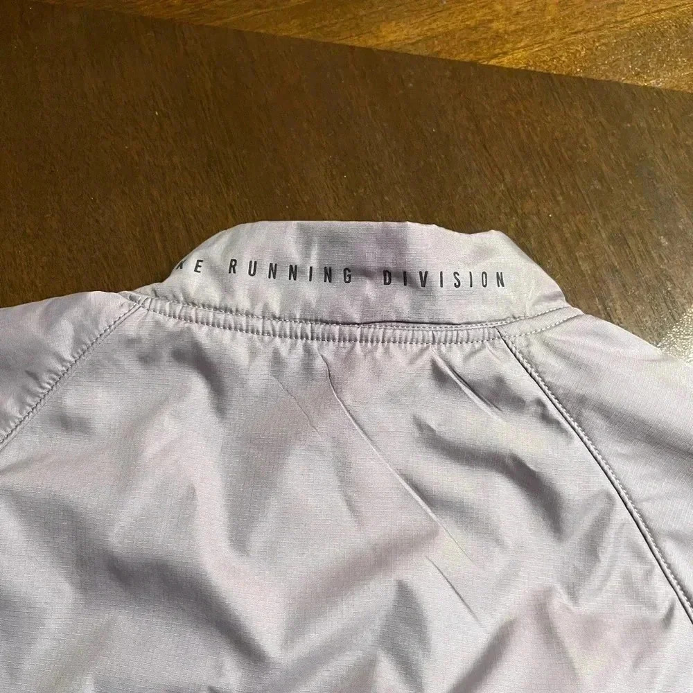 Nike Women's Purple Smoke F Zip Run Division Jacket - Picture 9 of 13